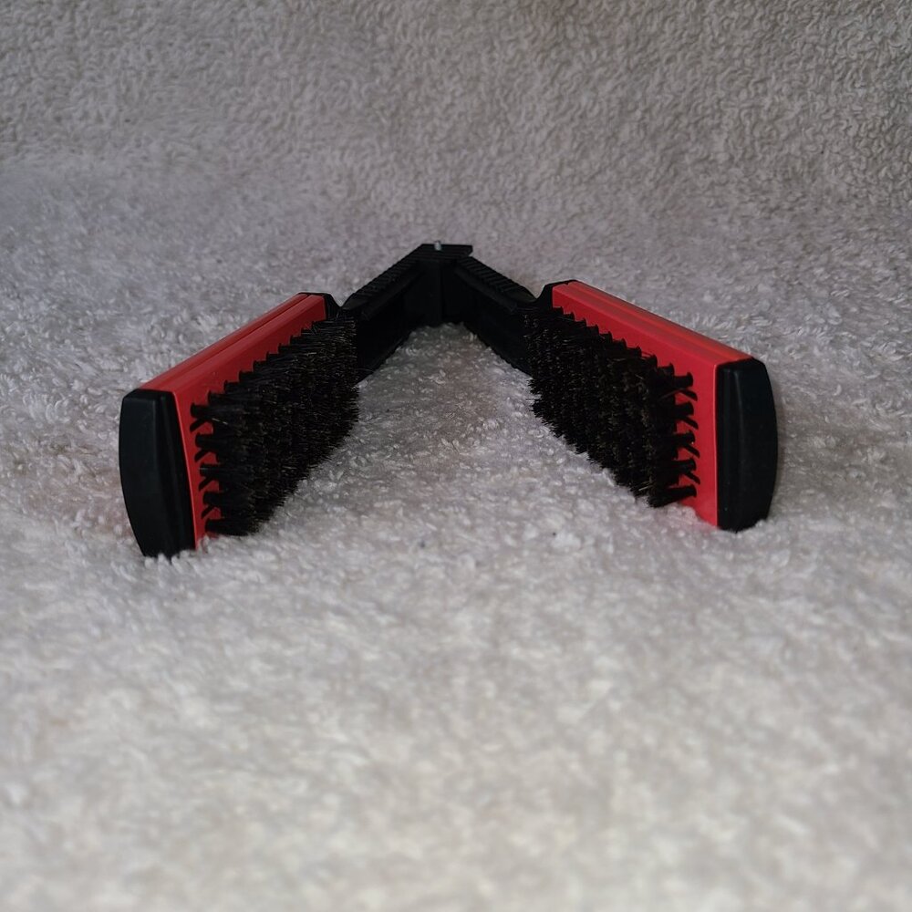 Clamp Red/Black Straightening Hairbrush - Picture 3 of 5
